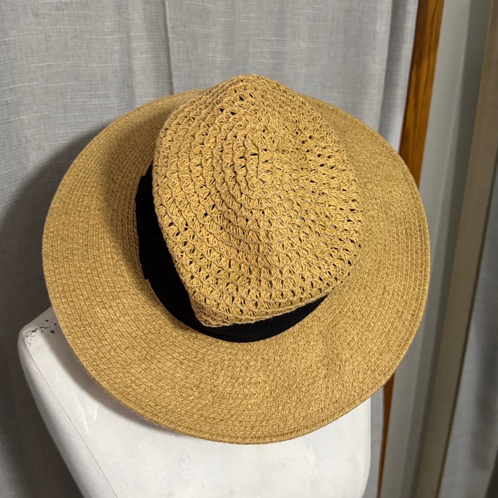 Summer Hat-Tan with Black Ribbon Detail-Paper Material-EUC - Picture 6 of 13
